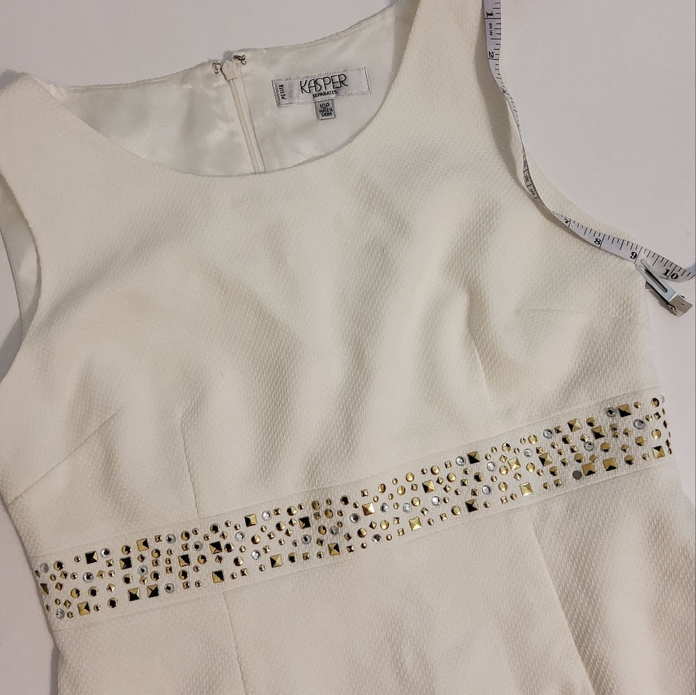 NWOT! Kasper White Sleeveless Sheath Dress Round Neckline Size 10P - Picture 5 of 8